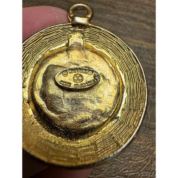 Vintage Chanel Coco Mark Gold Plated Circle Pendant with COA - Picture 3 of 7